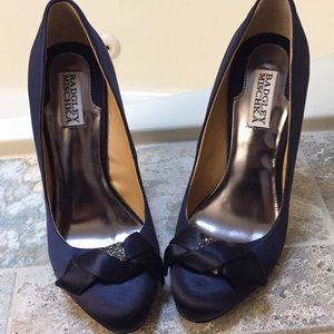 Badgley Mischka navy blue pumps, never worn